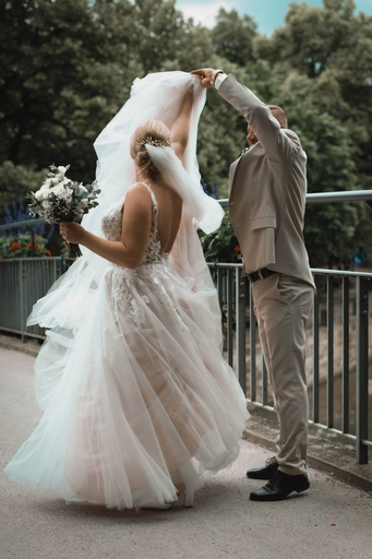 Hochzeitsfotografie & Videografie | Hochzeitsfotografie | Hochzeitsfotograf auf alleFotografen