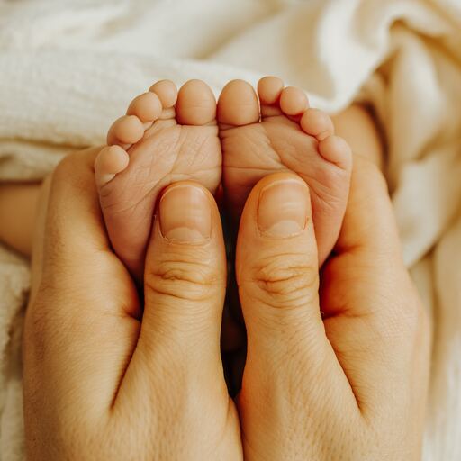 Herzensmomente - Nina Seidel Fotografie | Newborn | Babyfotograf auf alleFotografen