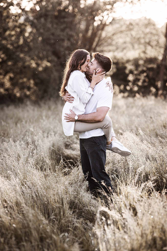 Nadine Priester | Paare | Familienfotograf auf alleFotografen