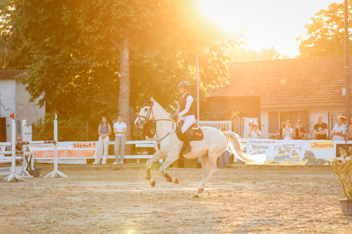 Lara Hück Fotografie  | Turnierfotografie | Werbefotograf auf alleFotografen