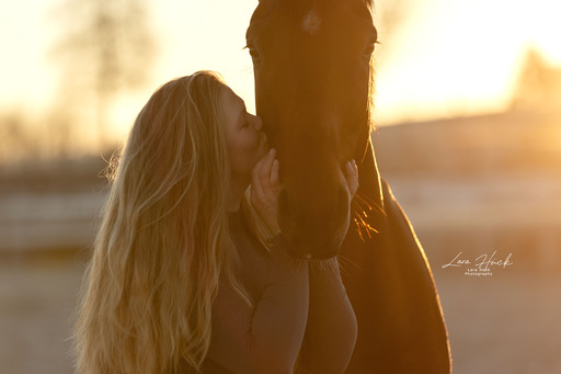 Lara Hück Fotografie  | Pferdefotografie | Sportfotograf auf alleFotografen