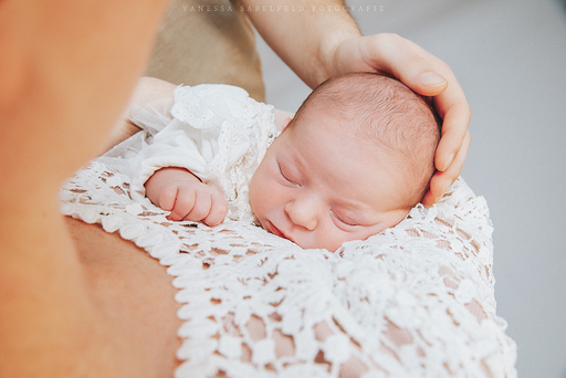 Vanessa's Lichtmomente | Newborn | Kinderfotograf auf alleFotografen