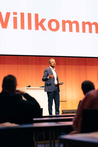 Tim Goger I Hochzeitsfotograf & Eventfotograf | Events | Konzertfotograf auf alleFotografen