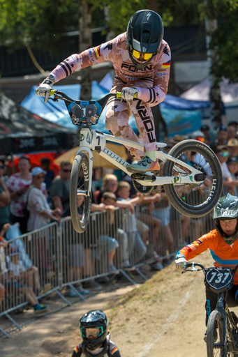 Thomas Dettweiler | Sportfotografie | Konzertfotograf auf alleFotografen