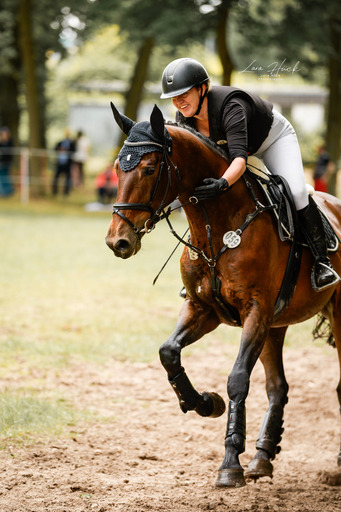 Lara Hück Fotografie  | Turnierfotografie | Fahrzeugfotograf auf alleFotografen
