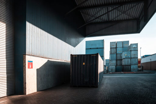 Philipp Eigner Media Production | Industrie | Interiorfotograf auf alleFotografen