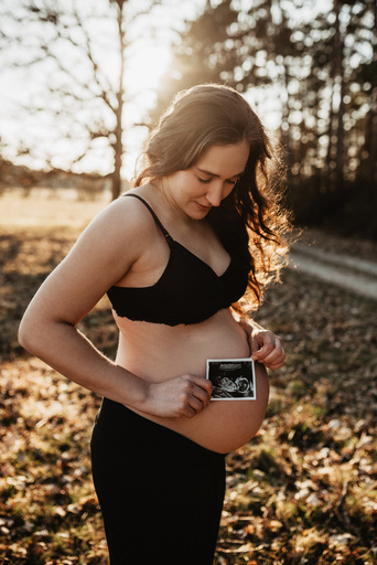 Nicole Grasmann Photography | Babybauch | Hochzeitsfotograf auf alleFotografen