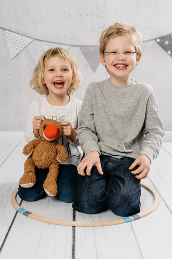 Kamera mit Herzchen | Kitafotos | Kinderfotograf auf alleFotografen