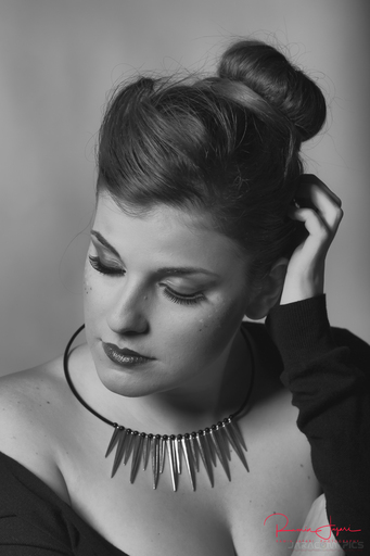 Ramin Jafari | Portraits + Headshots | Architekturfotograf auf alleFotografen