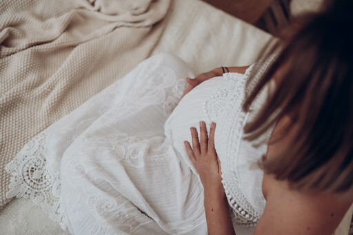 Anke Hartl Fotografie | Babybauch | Babyfotograf auf alleFotografen