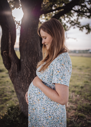 Cindy HΓΌllen Fotografie | Babybauch | Portraitfotograf auf alleFotografen