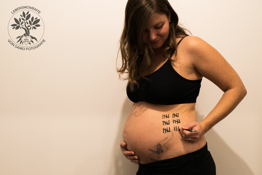 SAMO Fotografie | Babybauch | Hundefotograf auf alleFotografen