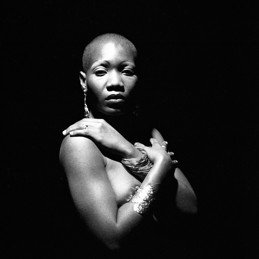 Werbe-Produktfotografie-Essen | Aktfotografie | Industriefotograf auf alleFotografen