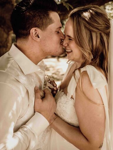 Fox With A Lens Fotografie | Hochzeitsfotografie | Abiballfotograf auf alleFotografen