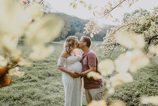 Herzblut Studio | Babybauch | Portraitfotograf auf alleFotografen