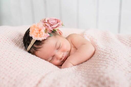 Herzblut Studio | Newborn | Beautyfotograf auf alleFotografen