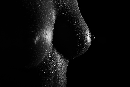 Aktfotograf Kristian Liebrand | Schwarz-weiß Aktfotos | Aktfotograf auf alleFotografen