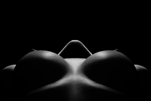 Aktfotograf Kristian Liebrand | Schwarz-weiß Aktfotos | Aktfotograf auf alleFotografen