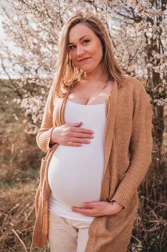 Stefanie Hürrich Fotografie | Babybauch | Portraitfotograf auf alleFotografen
