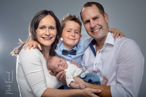 Freund Foto Fotostudio in Fürth | Familien Fotoshootings | Pressefotograf auf alleFotografen