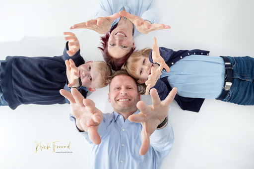 Freund Foto Fotostudio in Fürth | Familien Fotoshootings | Pferdefotograf auf alleFotografen