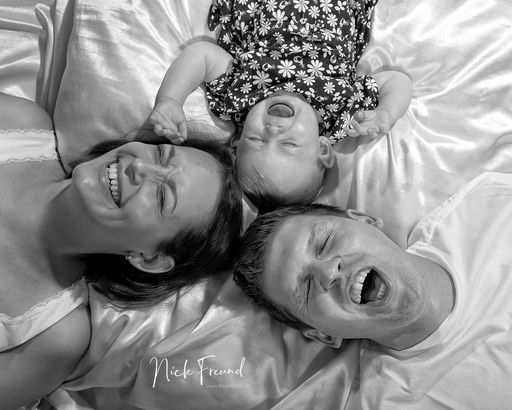 Freund Foto Fotostudio in Fürth | Familien Fotoshootings | Babyfotograf auf alleFotografen