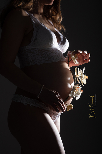Freund Foto Fotostudio in Fürth | Babybauch Schwangeren Fotografie | Stockfotograf auf alleFotografen