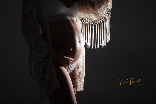 Freund Foto Fotostudio in Fürth | Babybauch Schwangeren Fotografie | Konzertfotograf auf alleFotografen
