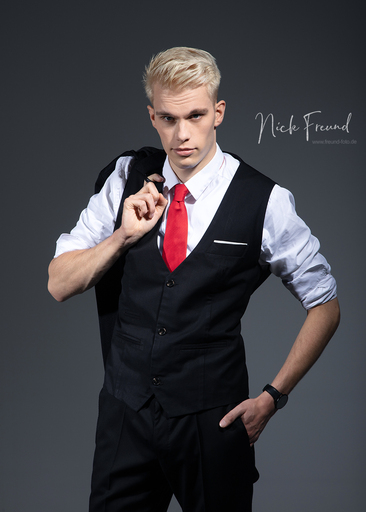 Freund Foto Fotostudio in Fürth | Fashion Aufnahmen mit Make-Up und Styling | Kita- und Schulfotograf auf alleFotografen