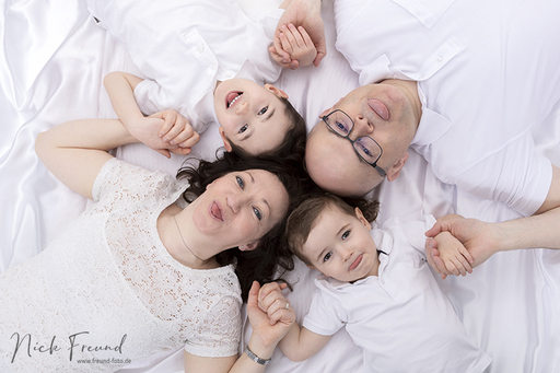 Freund Foto Fotostudio in Fürth | Familien Fotoshootings | Kita- und Schulfotograf auf alleFotografen