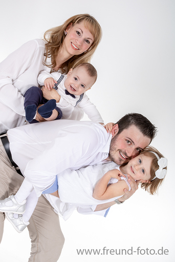 Freund Foto Fotostudio in Fürth | Familien Fotoshootings | Pferdefotograf auf alleFotografen