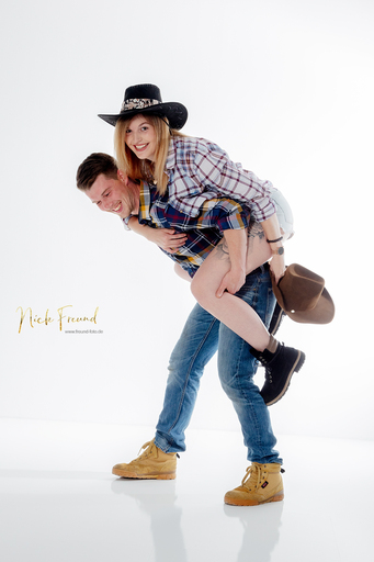 Freund Foto Fotostudio in Fürth | Paar Aufnahmen | Kunstfotograf auf alleFotografen