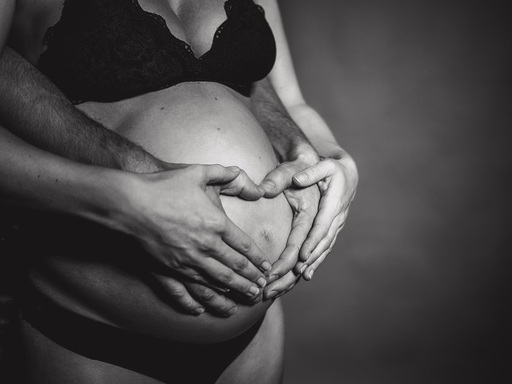 Hauser Fotografie | Babybauch | Kinderfotograf auf alleFotografen