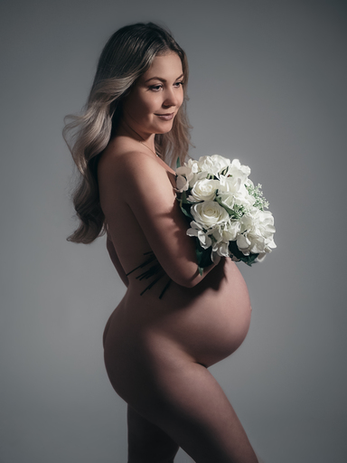 Hauser Fotografie | Babybauch | Familienfotograf auf alleFotografen