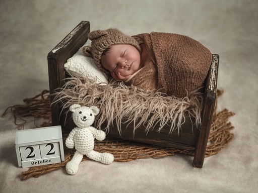 Hauser Fotografie | Newborn | Werbefotograf auf alleFotografen