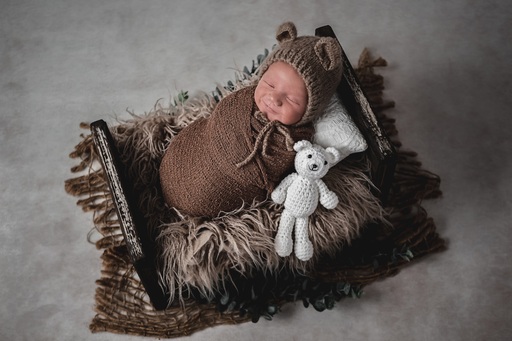 Hauser Fotografie | Newborn | Kinderfotograf auf alleFotografen