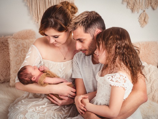 Hauser Fotografie | Newborn | Werbefotograf auf alleFotografen