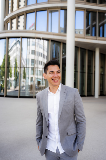 Tobias Völcker | Business | Bewerbungsfotograf auf alleFotografen