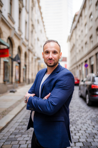 Tobias Völcker | Business | Konfirmationsfotograf auf alleFotografen