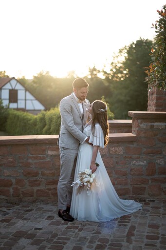 Royal & Sarah Photography | Hochzeit Burghof Brombachtal | Portraitfotograf auf alleFotografen