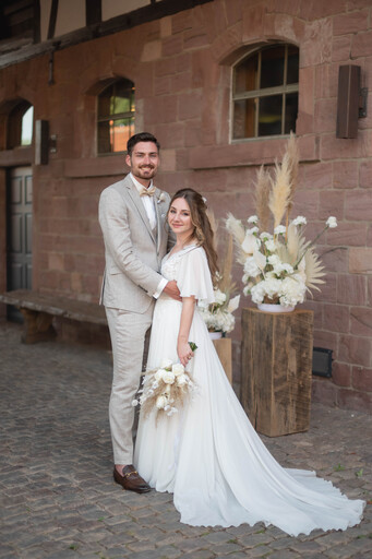 Royal & Sarah Photography | Hochzeit Burghof Brombachtal | Babyfotograf auf alleFotografen
