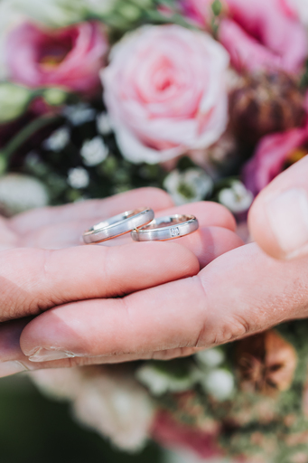 Sarah Genuit Fotografie | Hochzeit | Hochzeitsfotograf auf alleFotografen
