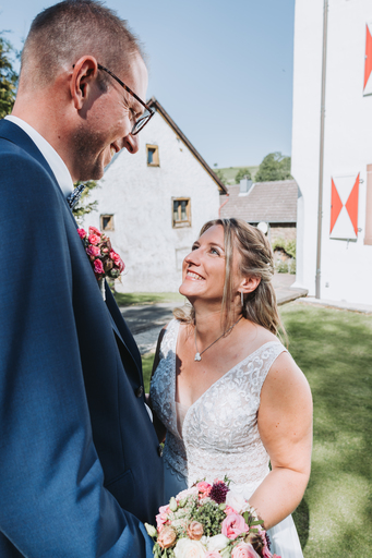Sarah Genuit Fotografie | Hochzeit | Paarfotograf auf alleFotografen