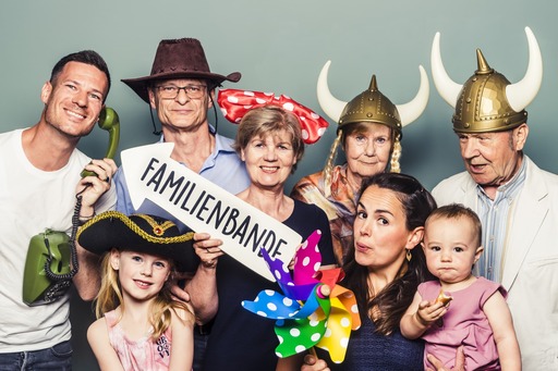 PRESS THE BUTTON Innsbruck | Familienfotos | Kinderfotograf auf alleFotografen