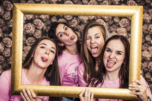 PRESS THE BUTTON Innsbruck | Poltern / JGA | Babyfotograf auf alleFotografen