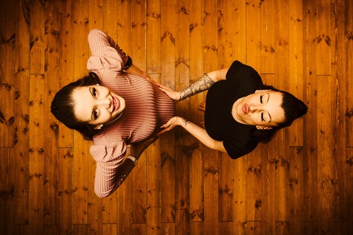 PRESS THE BUTTON Innsbruck | Babybauch | Portraitfotograf auf alleFotografen