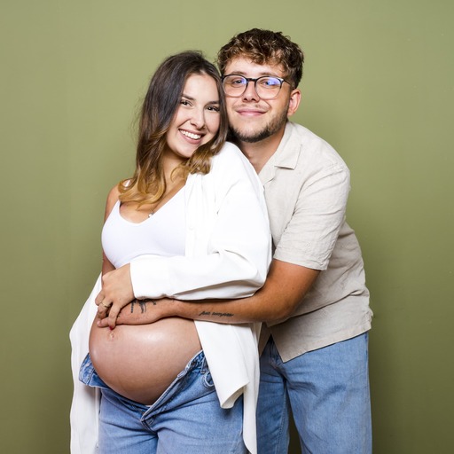PRESS THE BUTTON Innsbruck | Babybauch | Paarfotograf auf alleFotografen