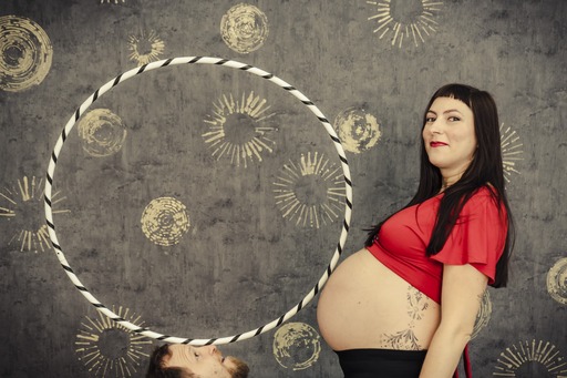 PRESS THE BUTTON Innsbruck | Babybauch | Imagefotograf auf alleFotografen