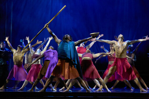 MO Bassa | DANCE | Interiorfotograf auf alleFotografen