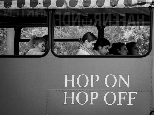 Skyla.Lebenskontraste | Streetfotografie | Portraitfotograf auf alleFotografen